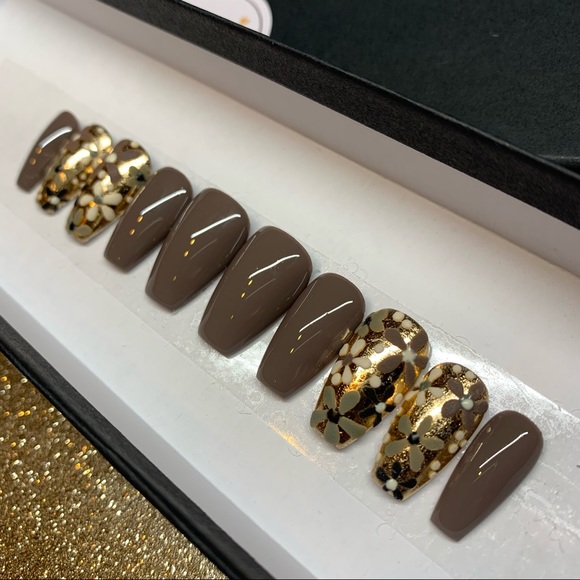 Taupe Embossed Floral Foil Luxury Custom Press Ons - Picture 3 of 4